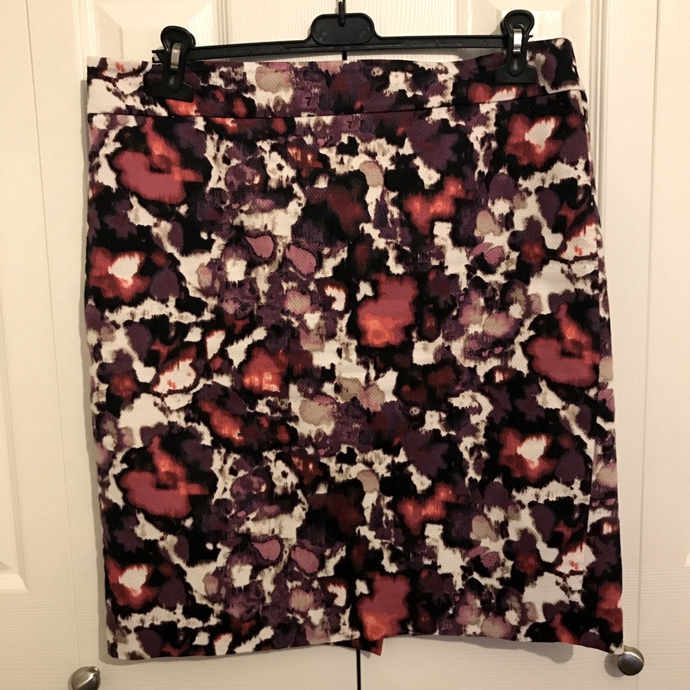 Ann Taylor abstract print pencil skirt